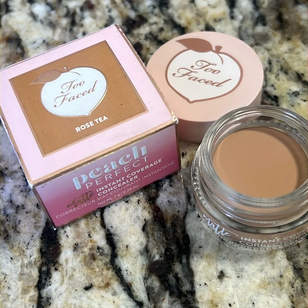 💕🌙Rose Tea Too Faced Peach Perfect Concealer